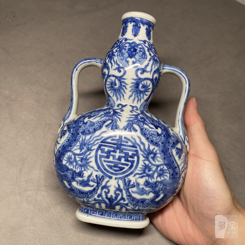 清乾隆 青花双龙捧寿绶带耳葫芦瓶 - 图7